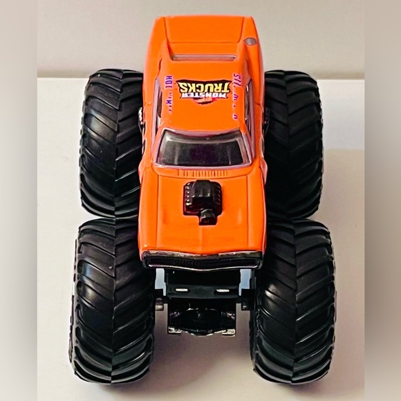 Hot Wheels Monster Truck Dodge Charger - Picture 3 of 6